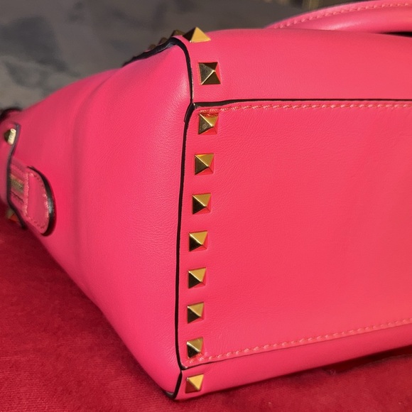 Preloved Valentino Garavani pink leather studs 2 way handbag/crossbody dust bag - Picture 11 of 12